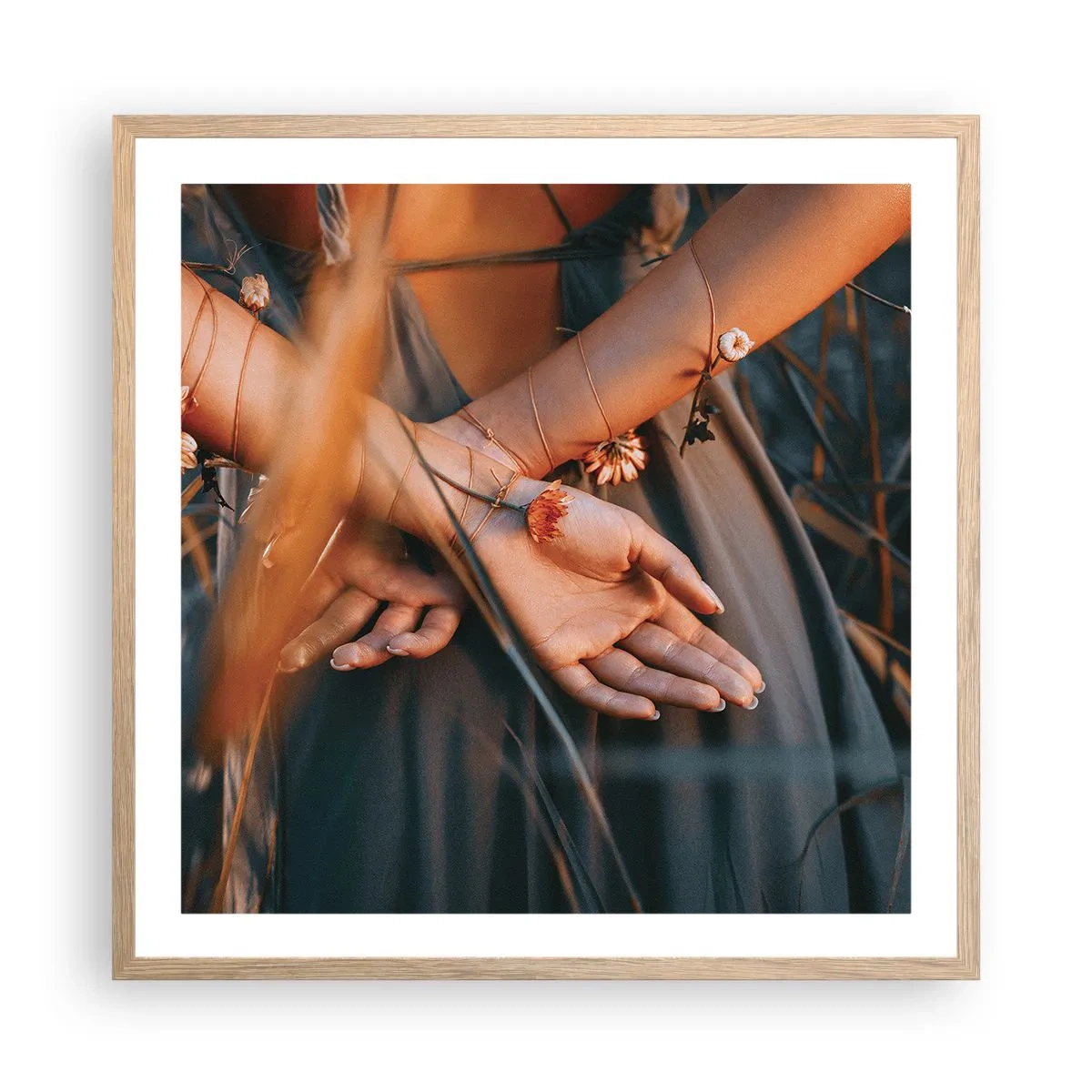 Een poster in een licht eiken lijst - Verbonden met de natuur - 60x60 cm