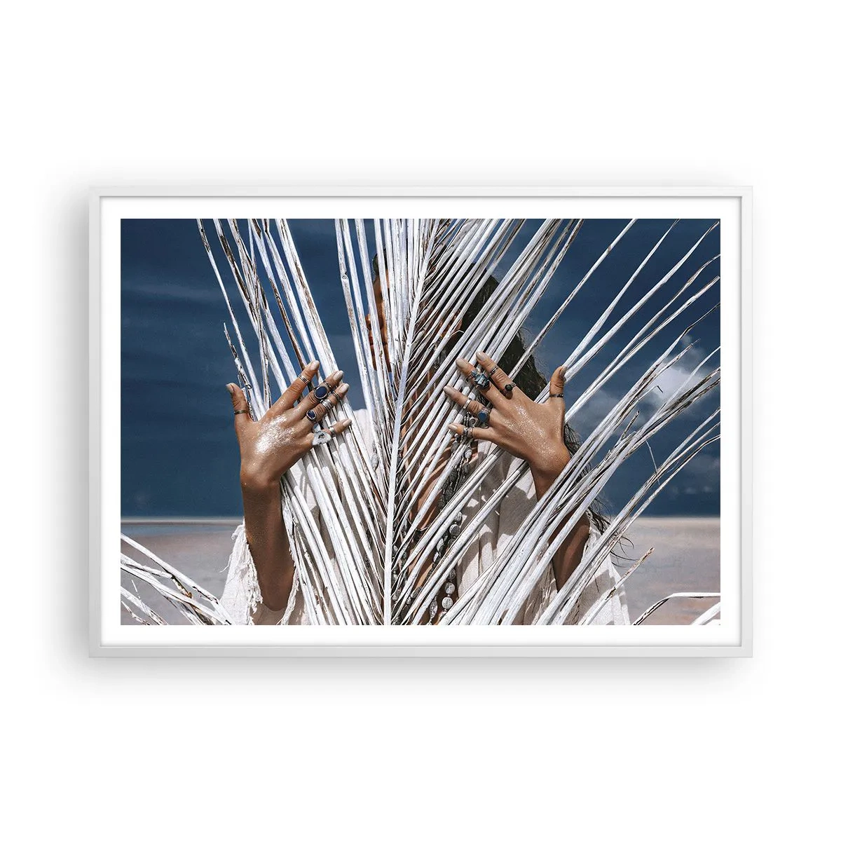 Poster in een witte lijst - Het meisje van de sjamaan? - 100x70 cm