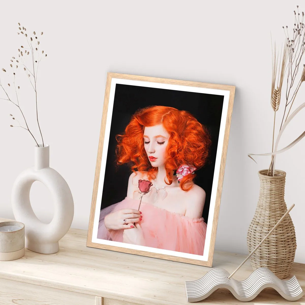 Een poster in een licht eiken lijst - In barokstijl - 70x100 cm