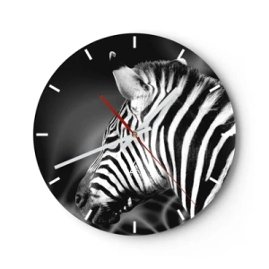 Wandklok - Klok - Zwart-wit close-up van een zebra tegen een contrasterende achtergrond - 30x30cm - Wit is wit en zwart is zwart - Moderne wanddecoratie voor woonkamer, keuken en slaapkamer ARTTOR