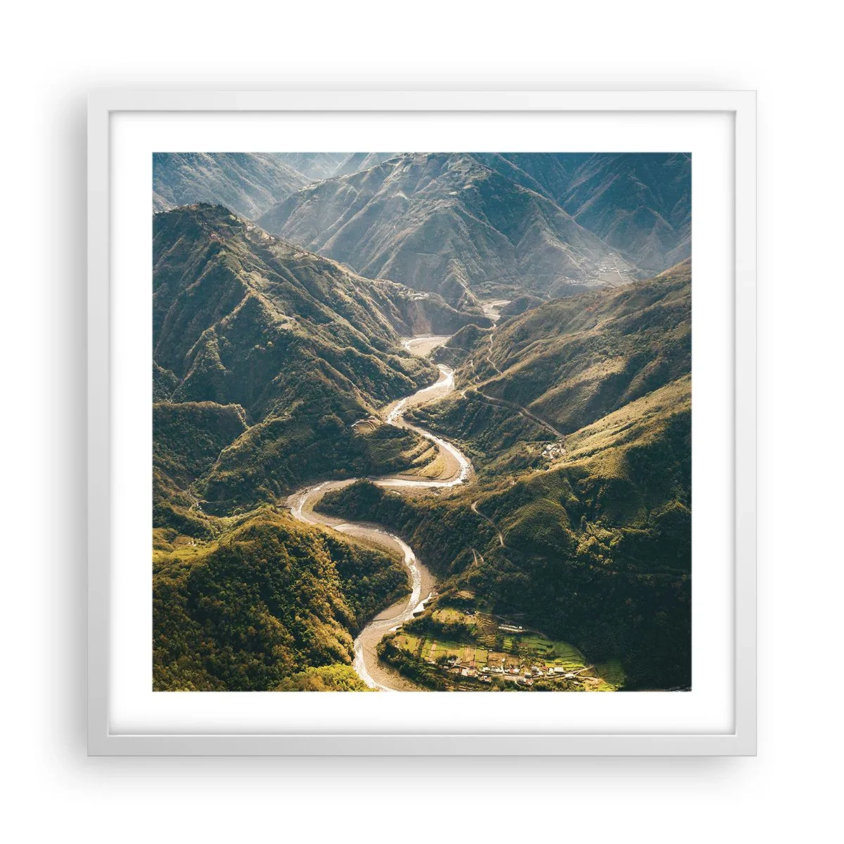 Poster in een witte lijst - Recht uit het hart van de bergen - 50x50 cm