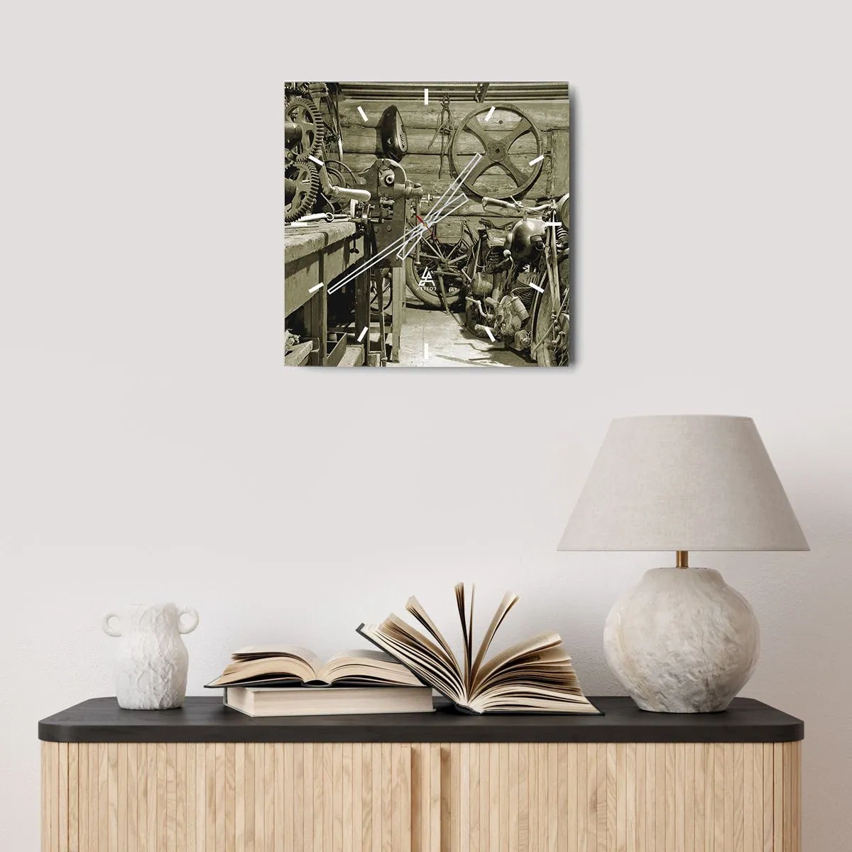 Wandklok - Klok - In de schuur van oom Władek - 40x40 cm