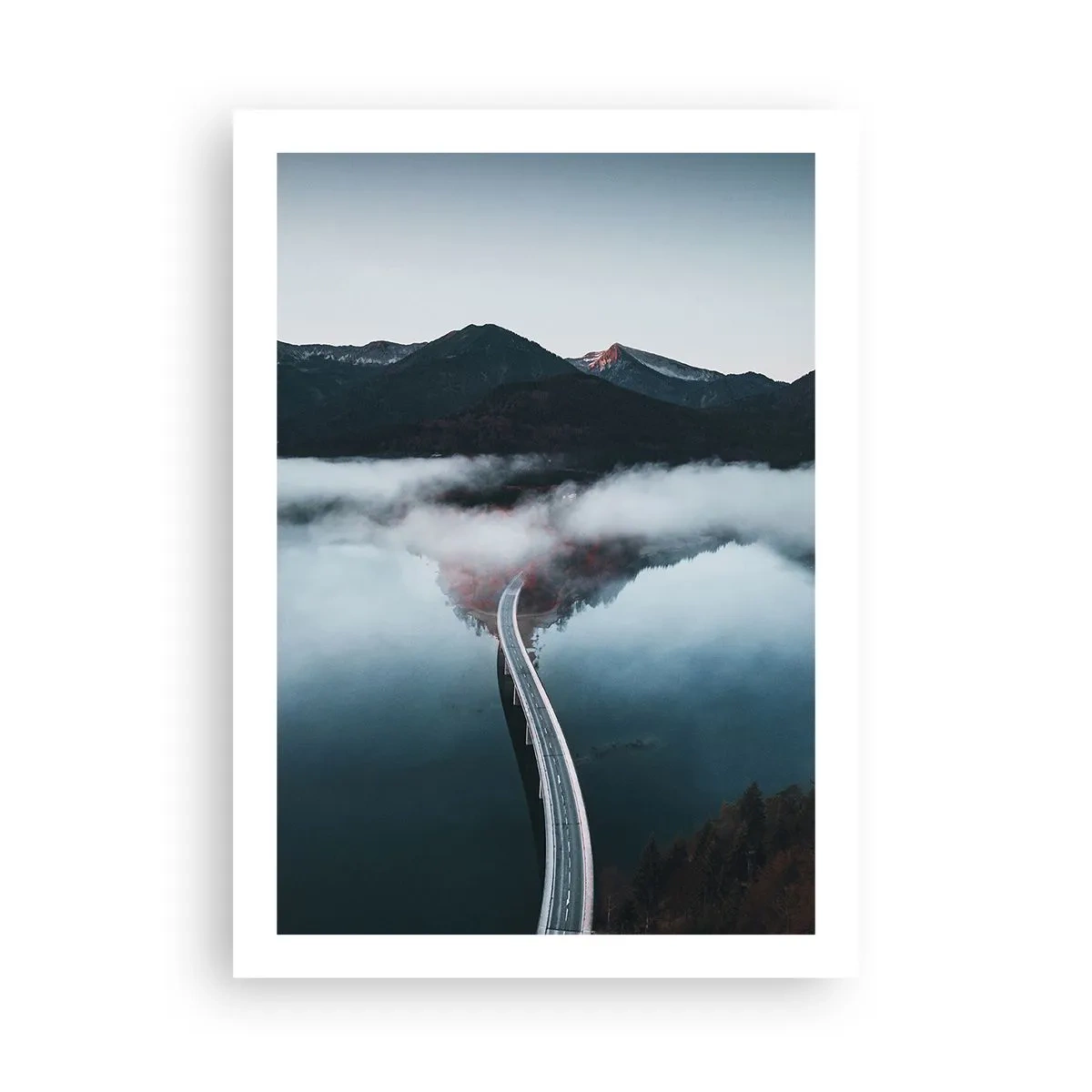 Poster - Over water zo glad als een spiegel - 50x70 cm