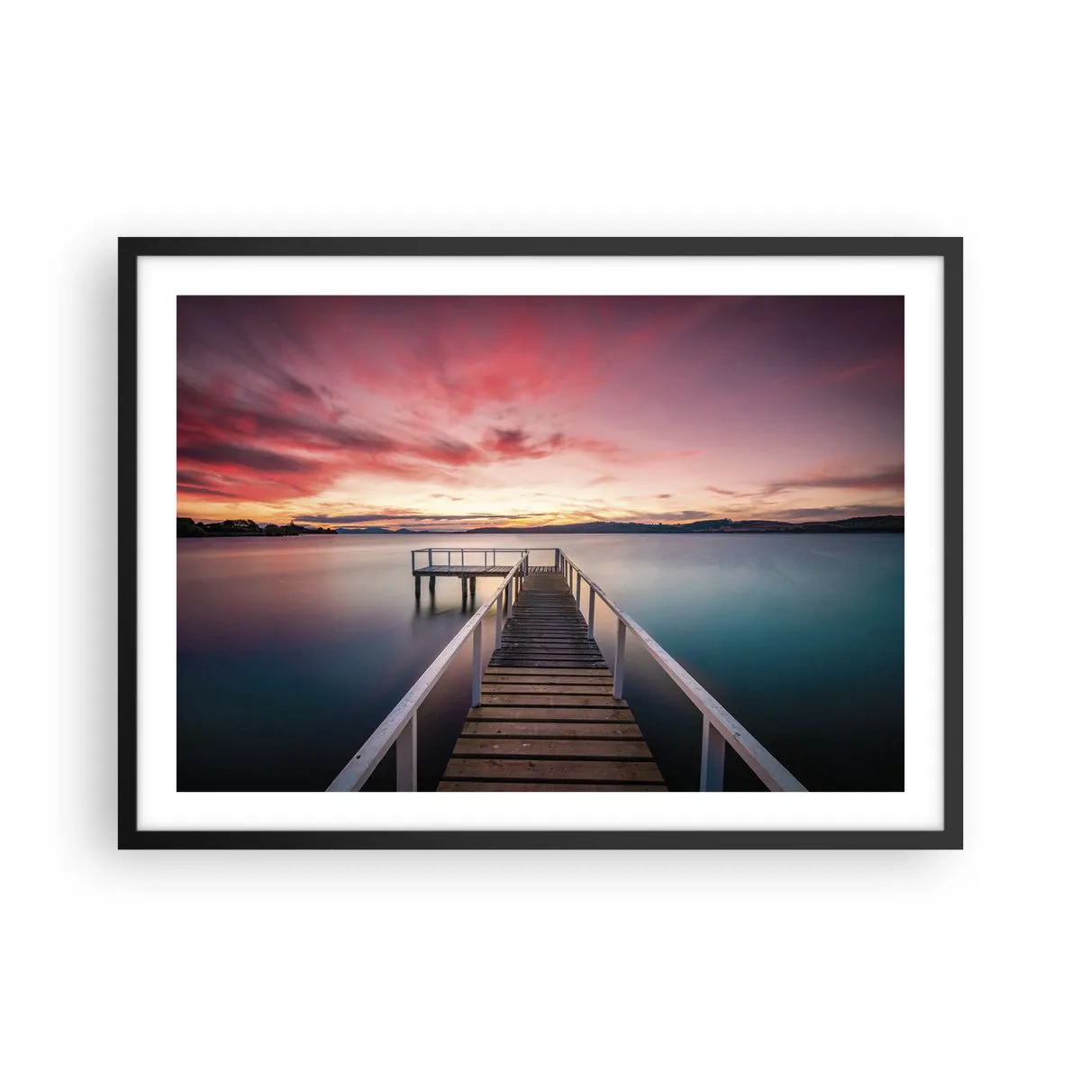 Poster in een zwarte lijst - De zachte vlam van de avond - 70x50 cm