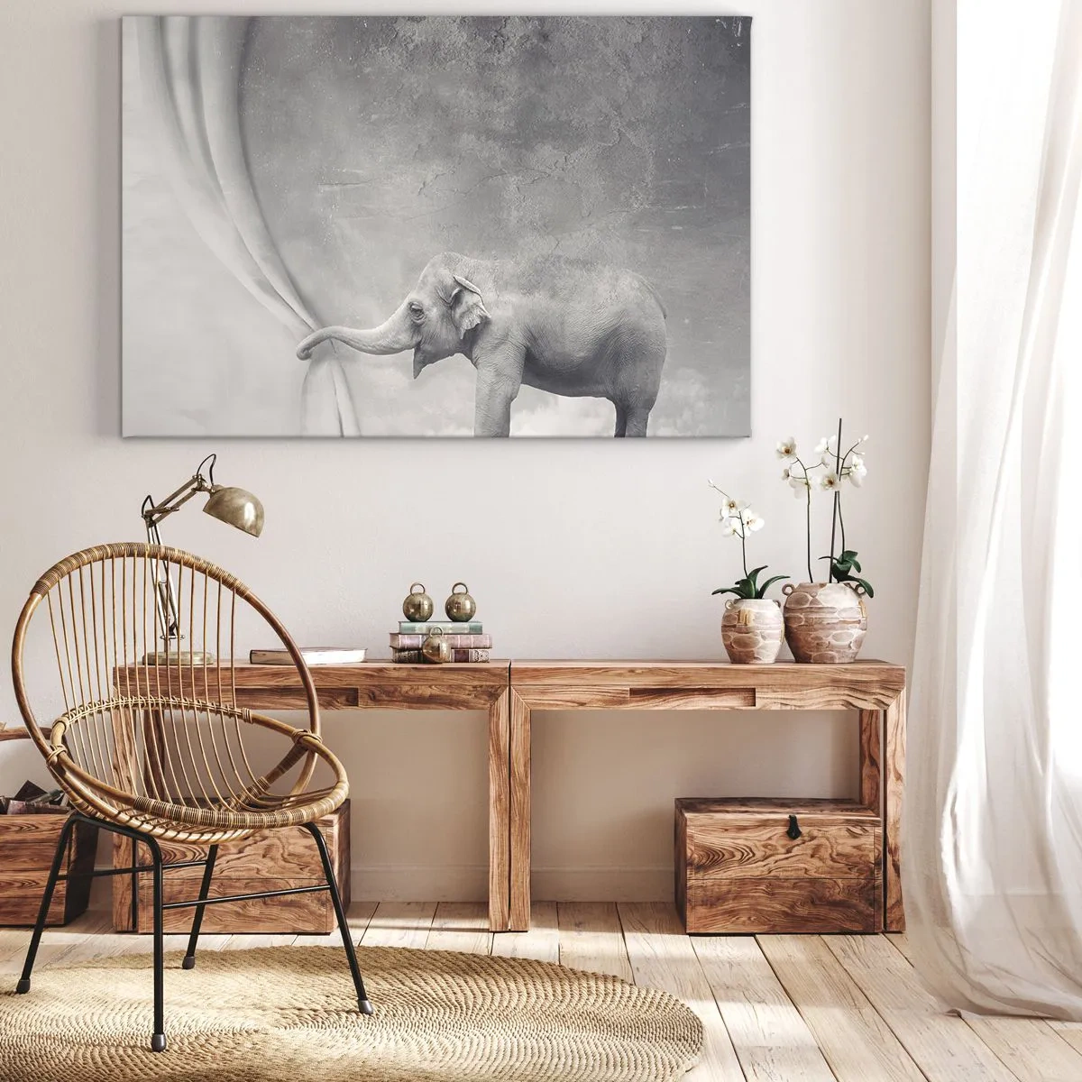 Schilderen op canvas - Een olifant die het gordijn opzij trekt in een surrealistisch zwart-wit shot - 70x50cm - Onthul het mysterie - Moderne wanddecoratie voor woonkamer en slaapkamer ARTTOR
