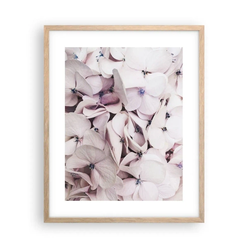 Een poster in een licht eiken lijst - In een vloed van bloemen - 40x50 cm