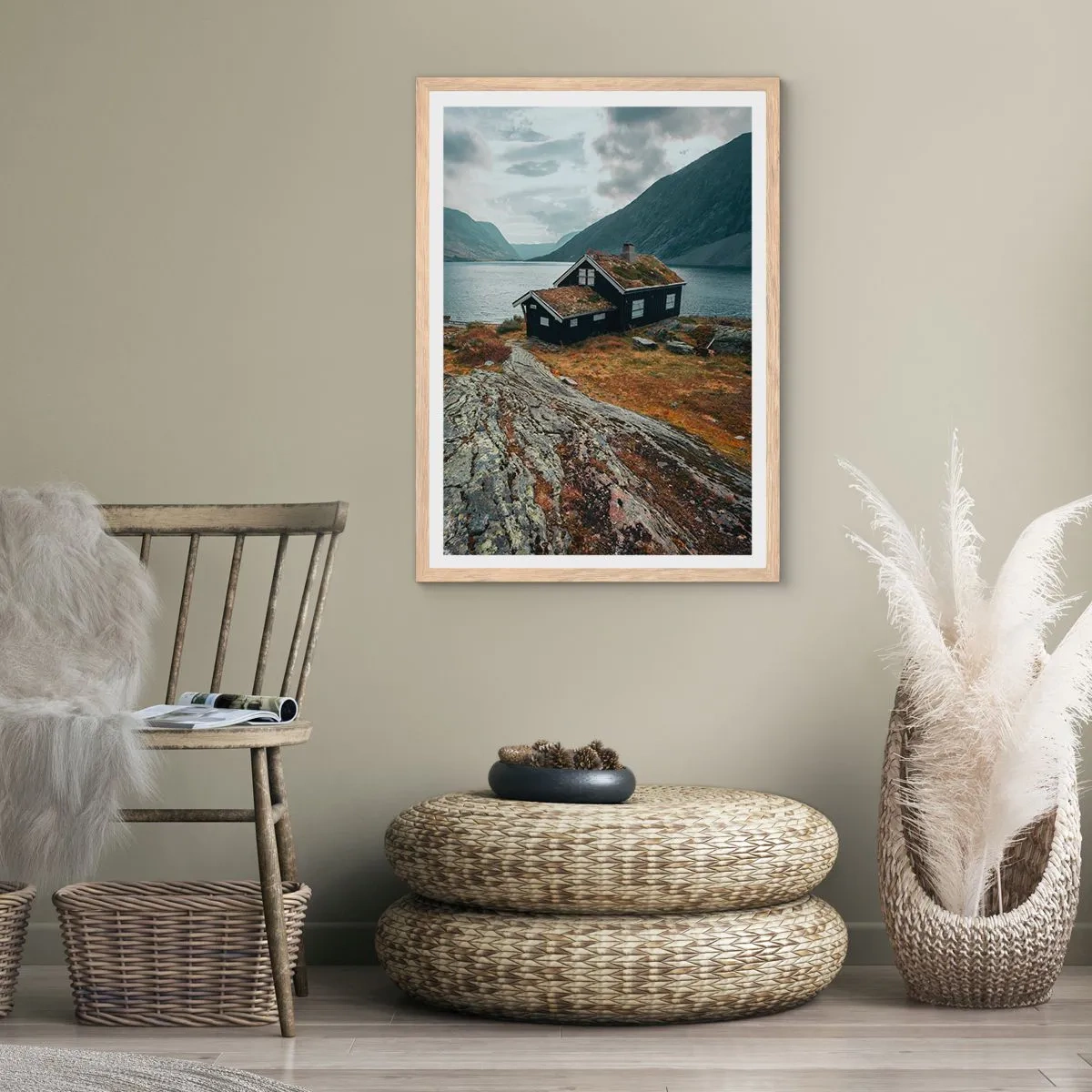 Een poster in een licht eiken lijst - Een zomerverblijf aan het fjord - 40x50 cm