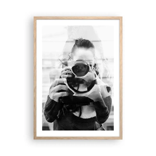 Een poster in een licht eiken lijst - Maker en materiaal - 50x70 cm