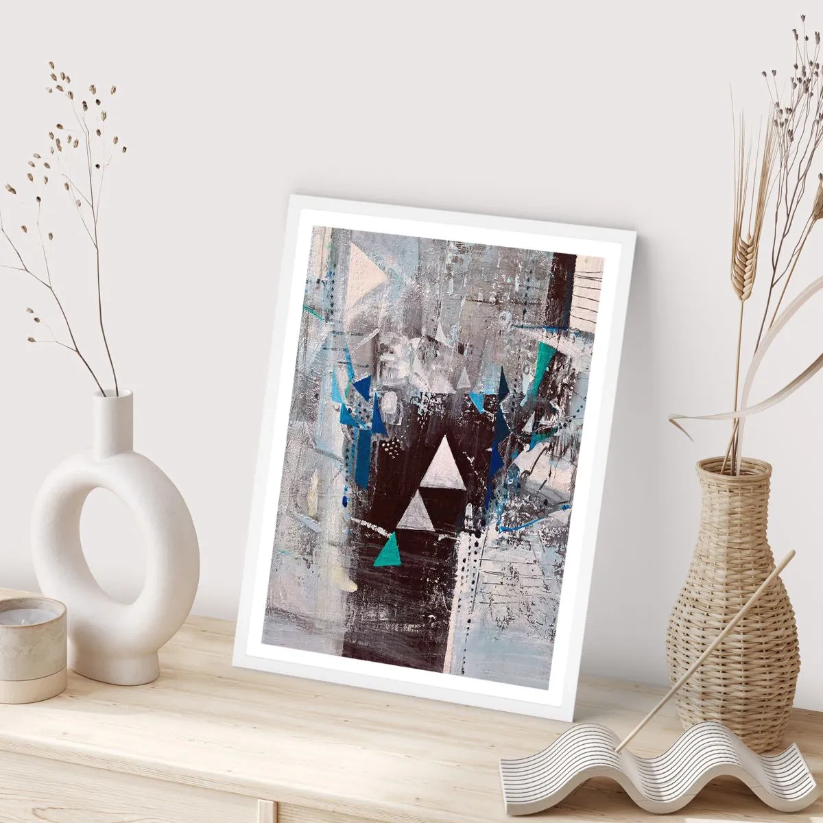 Poster in een witte lijst - Overschrijvende volgorde van driehoeken - 70x100 cm