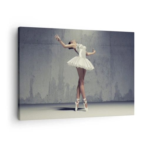 Schilderen op canvas - Een balletdanseres in een witte jurk tegen een kale muur. - 70x50cm - Licht als een vogel - Moderne wanddecoratie voor woonkamer en slaapkamer ARTTOR