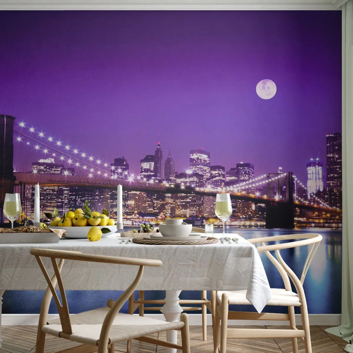 Fotobehang Premium Canvas - De lichten van de grote stad in paars - Stad, New York, Brooklyn Bridge - 350x256 cm