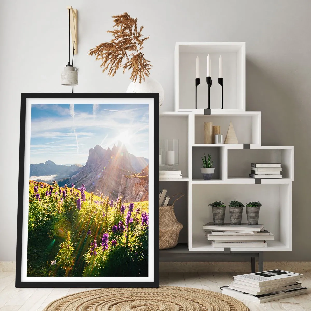 Poster in een zwarte lijst - Een berglandschap met een weide vol bloemen bij zonsopgang - 50x70cm - Het geheime leven van kruiden - Moderne wanddecoratie voor woonkamer en slaapkamer ARTTOR