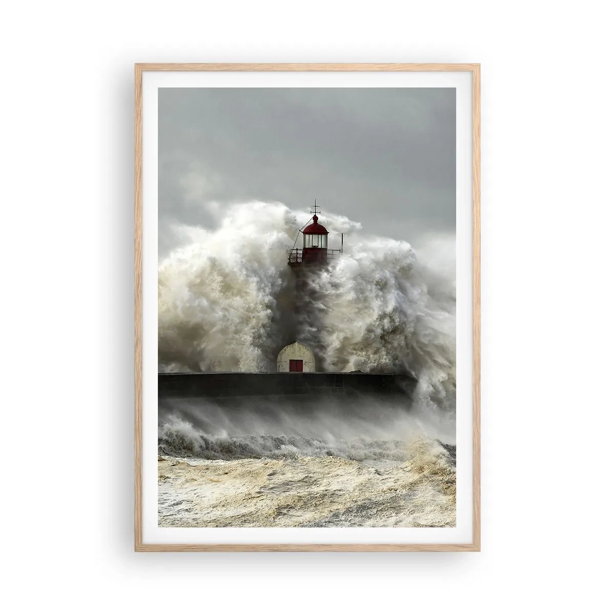 Een poster in een licht eiken lijst - De woede van de oceaan - 70x100 cm