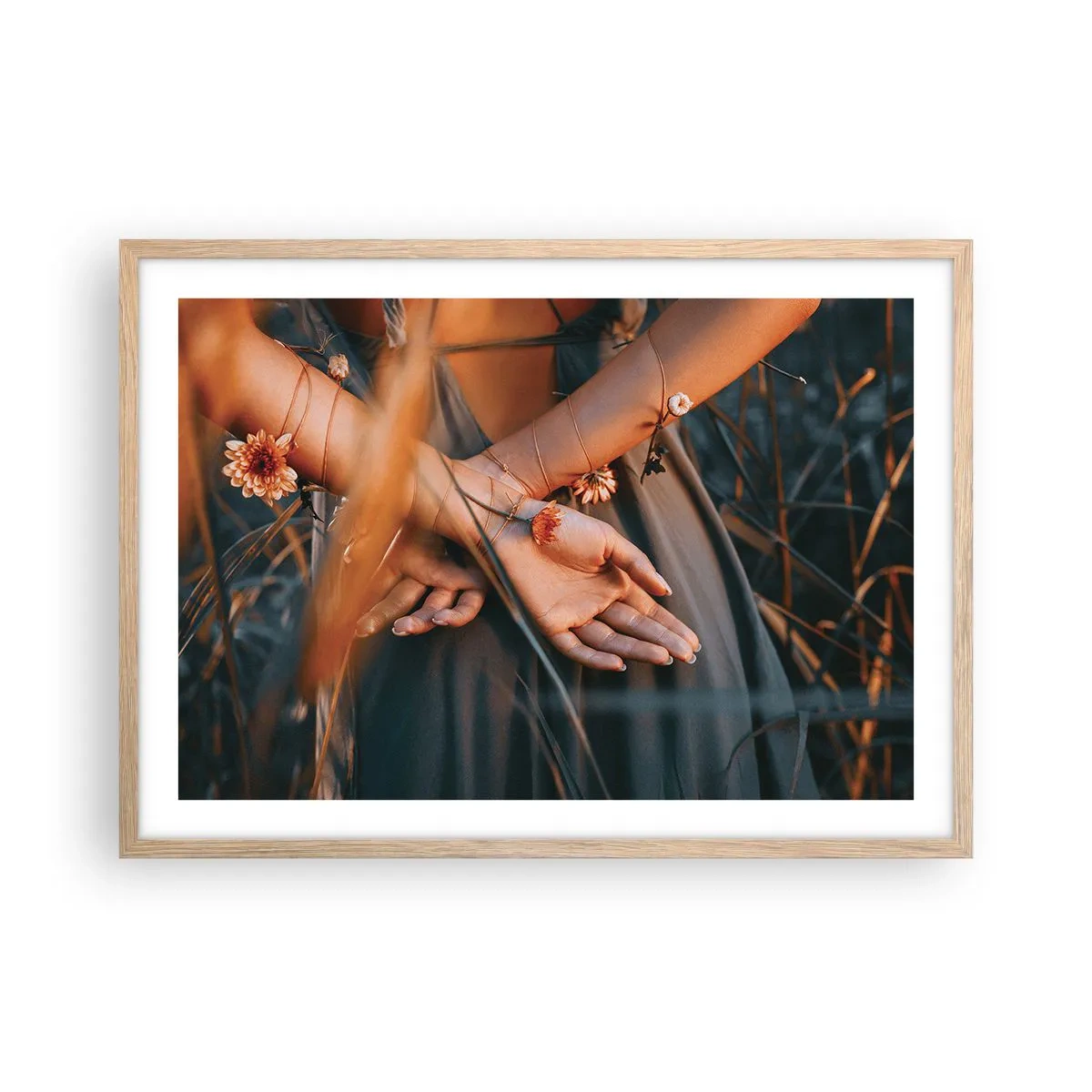 Een poster in een licht eiken lijst - Verbonden met de natuur - 70x50 cm