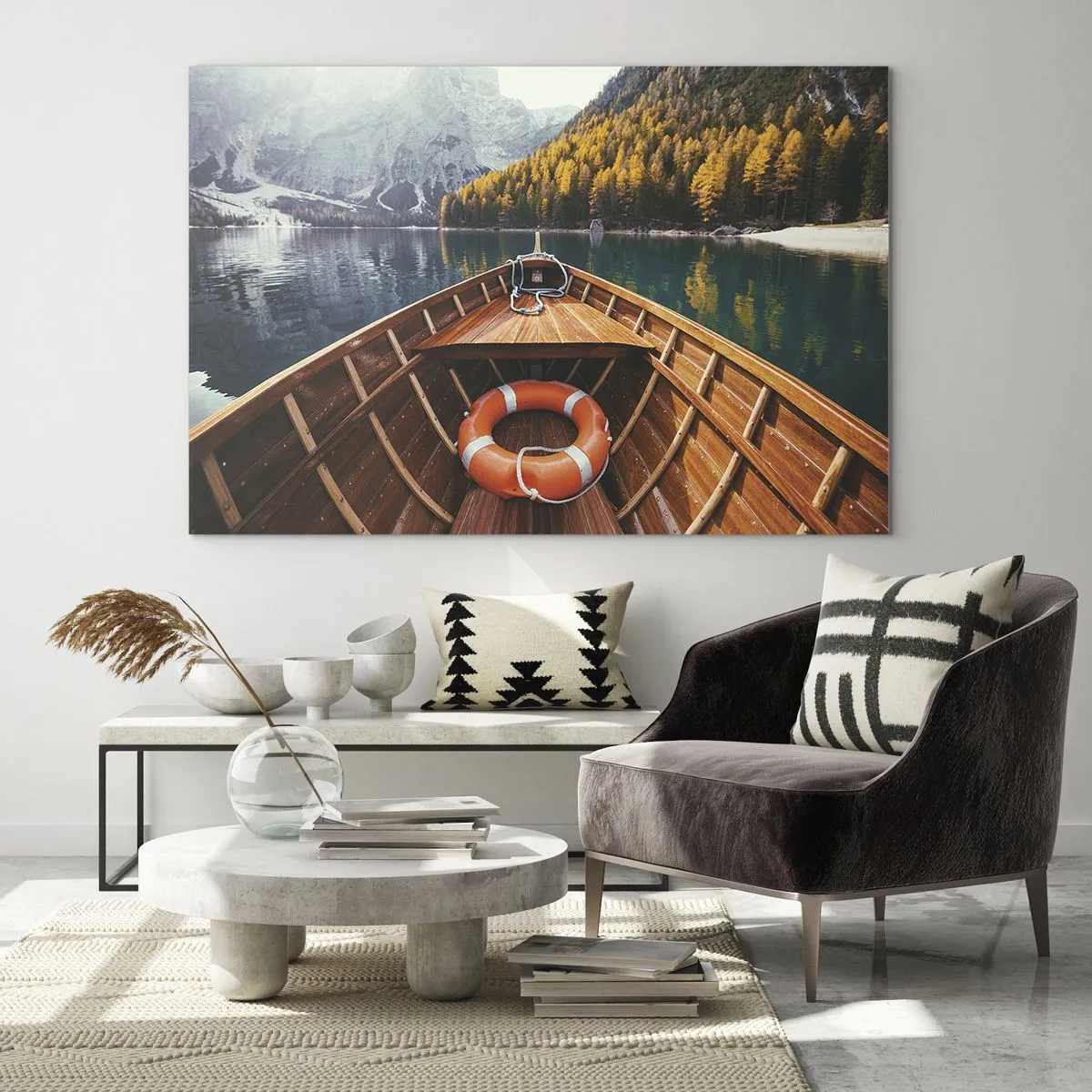 Schilderen op glas - Uitzicht vanaf een houten boot op een bergmeer en een herfstbos - 70x50cm - Bergtocht - Moderne wanddecoratie voor woonkamer en slaapkamer ARTTOR