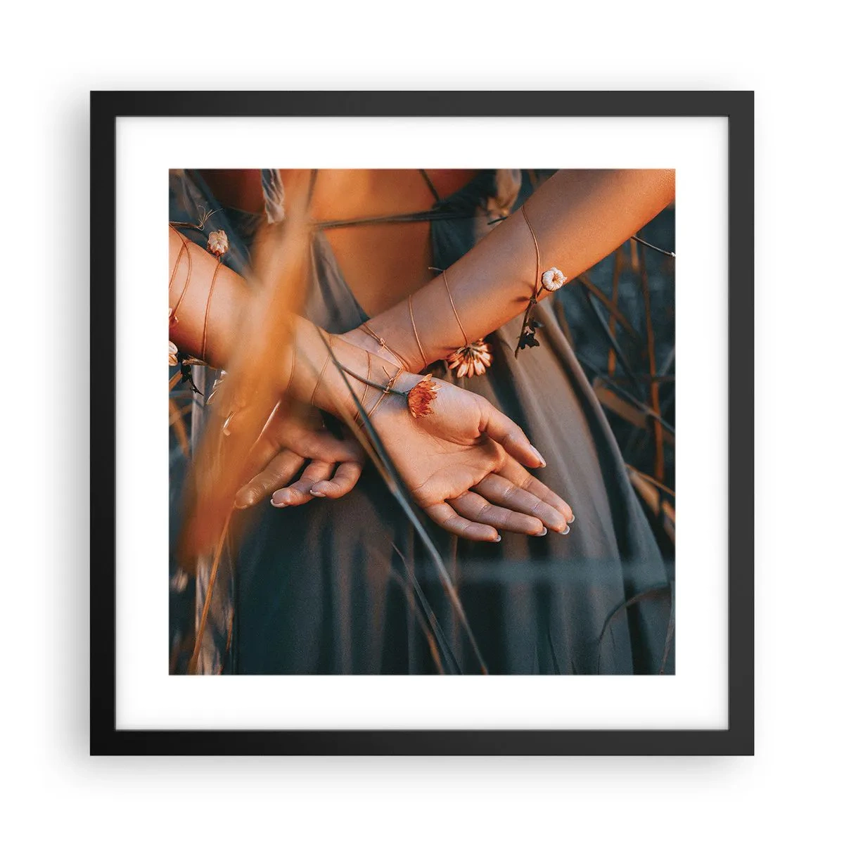 Poster in een zwarte lijst - Verbonden met de natuur - 40x40 cm