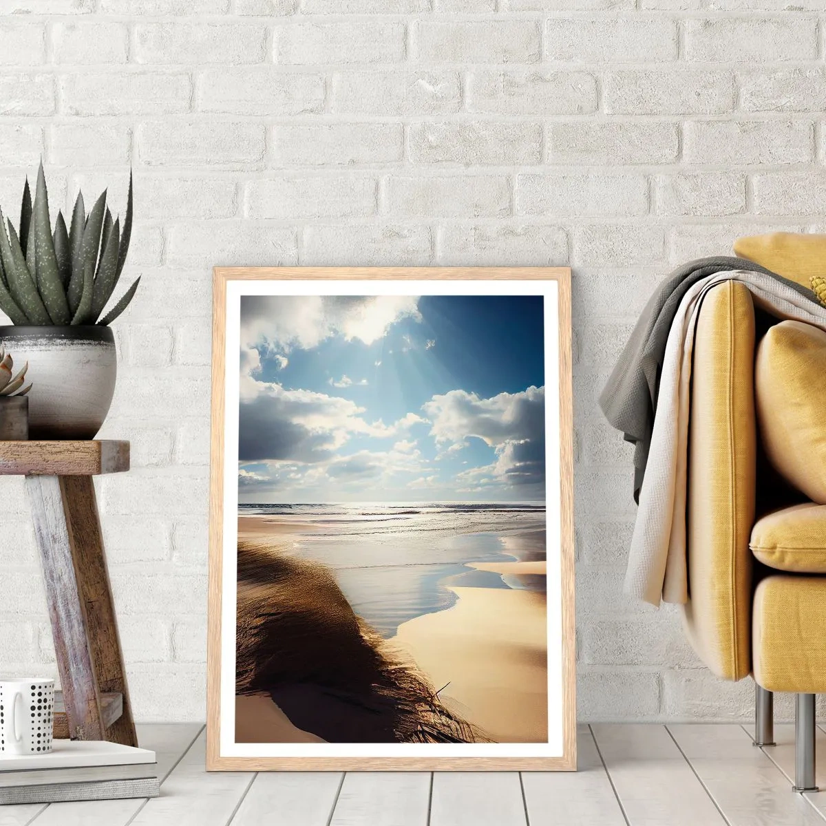 Een poster in een licht eiken lijst - Strand, wild strand - 50x70 cm