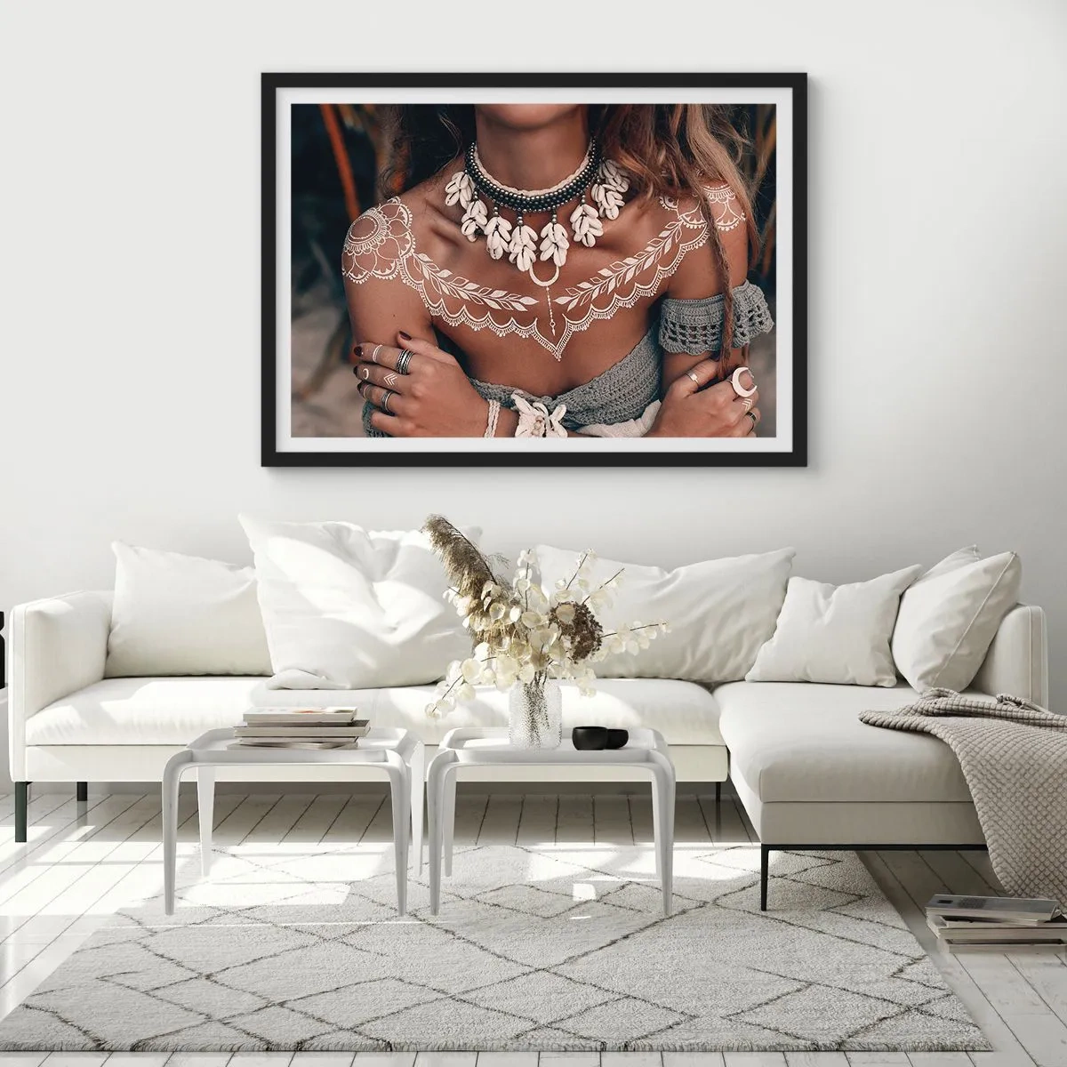 Poster in een zwarte lijst - Talismannen, rituelen van vrouwelijkheid - 100x70 cm