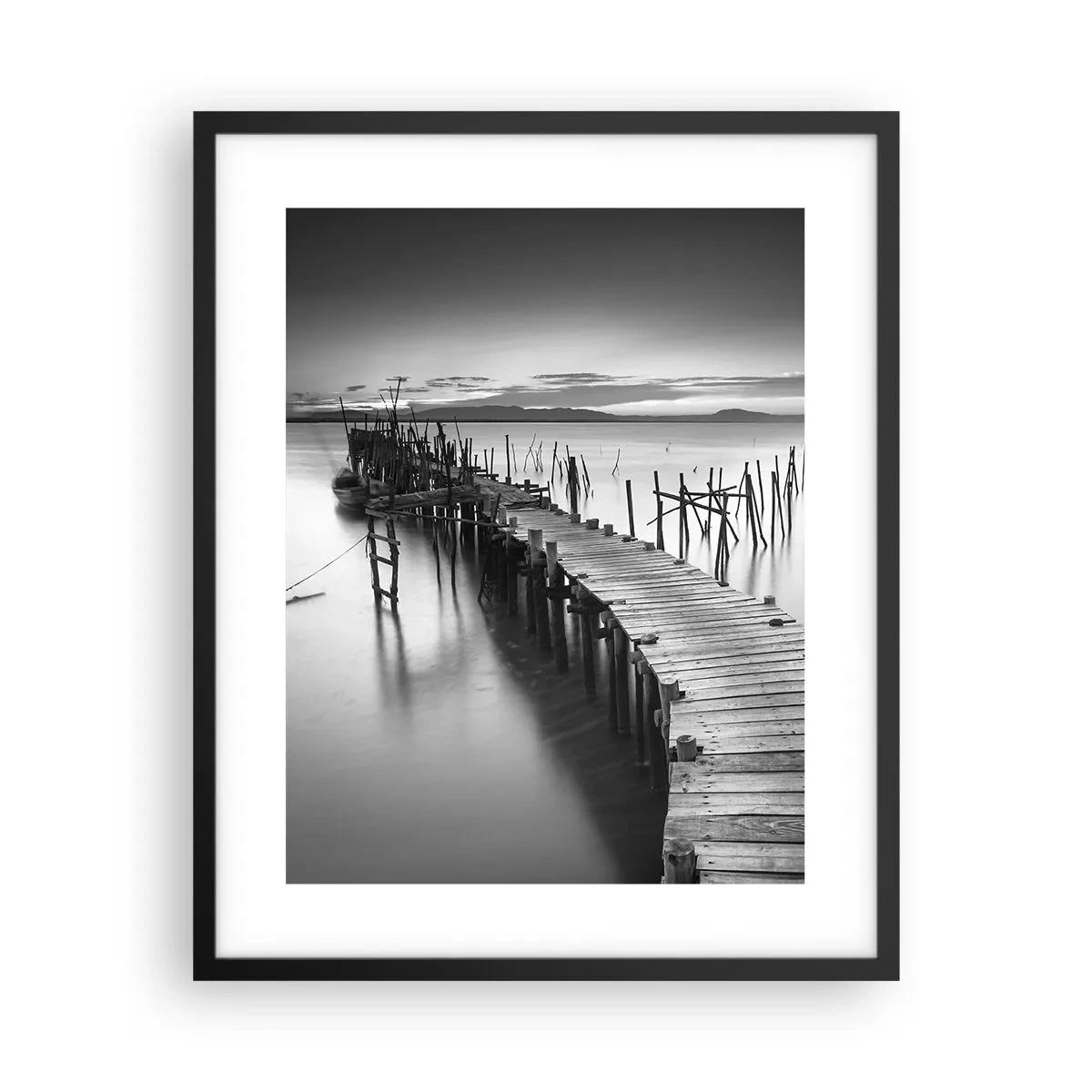 Poster in een zwarte lijst - De rust van een vergeten kust - 40x50 cm