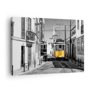 Schilderen op canvas - Een gele tram op de straten van Lissabon in een monochrome setting - 70x50cm - De geest van Lissabon - Moderne wanddecoratie voor woonkamer en slaapkamer ARTTOR