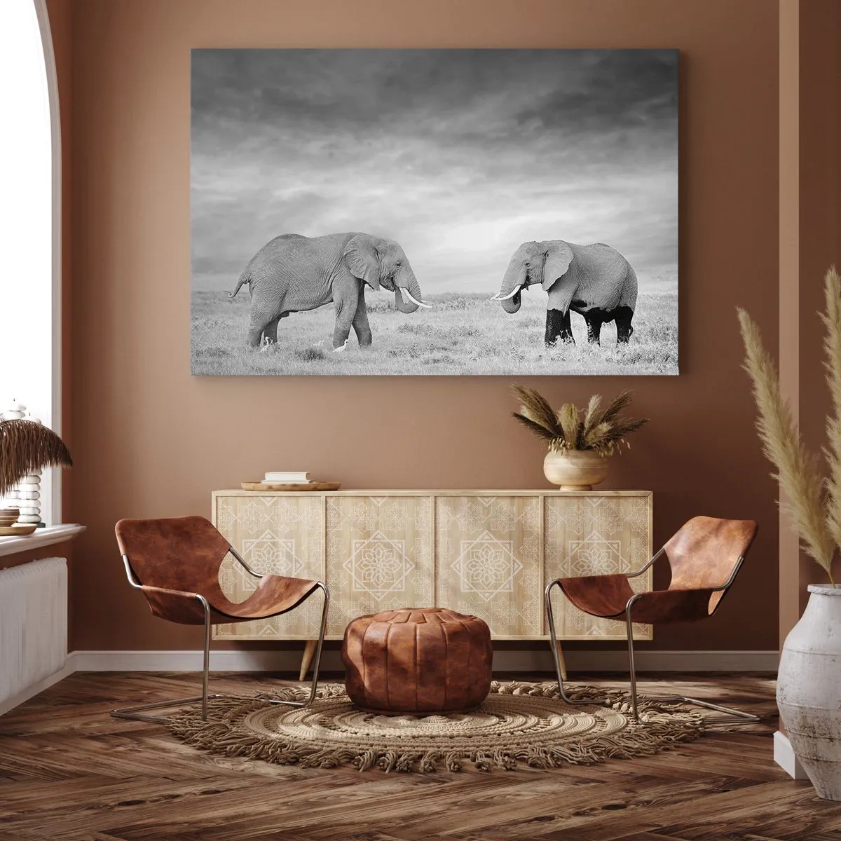 Schilderen op canvas - Twee olifanten tegen de achtergrond van de Afrikaanse savanne - 70x50cm - Grijs is mooi - Moderne wanddecoratie voor woonkamer en slaapkamer ARTTOR