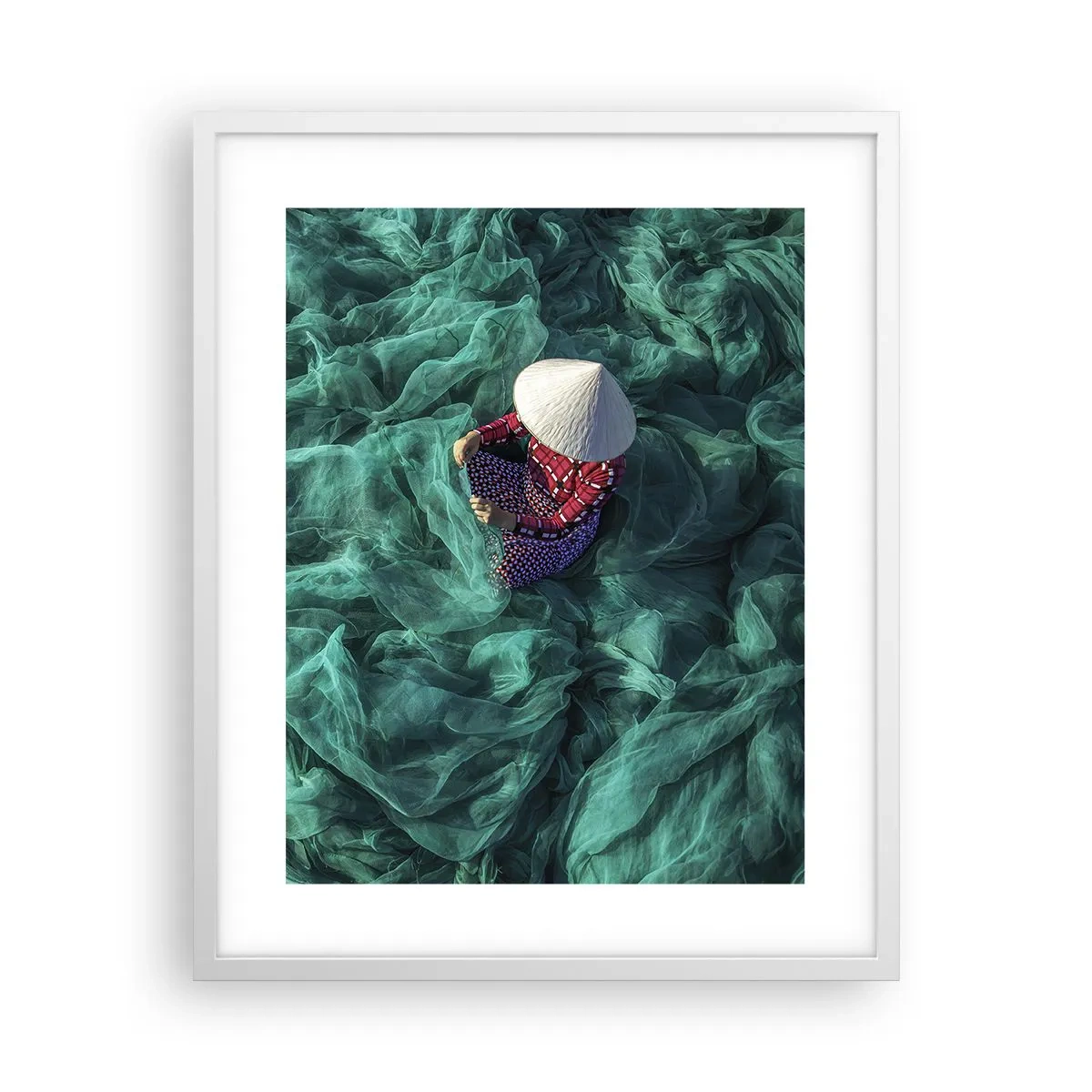 Poster in een witte lijst - In een zee van netten - 40x50 cm