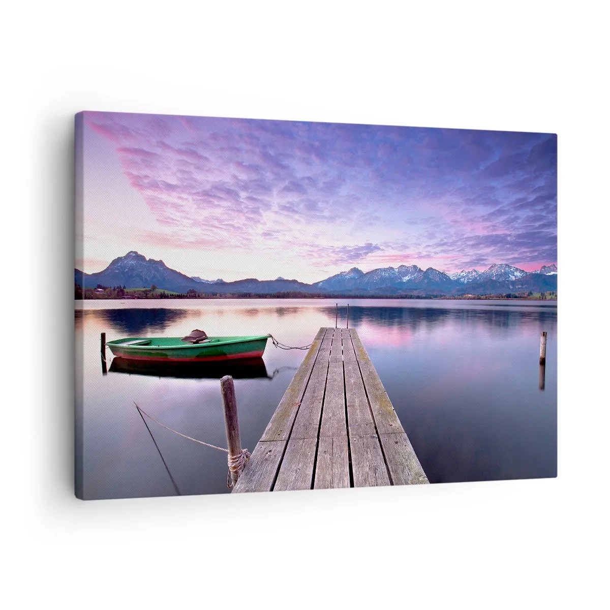 Schilderen op canvas - Een houten pier met een boot op een meer omgeven door bergen bij zonsondergang - 70x50cm - Vriendelijke stilte - Moderne wanddecoratie voor woonkamer en slaapkamer ARTTOR