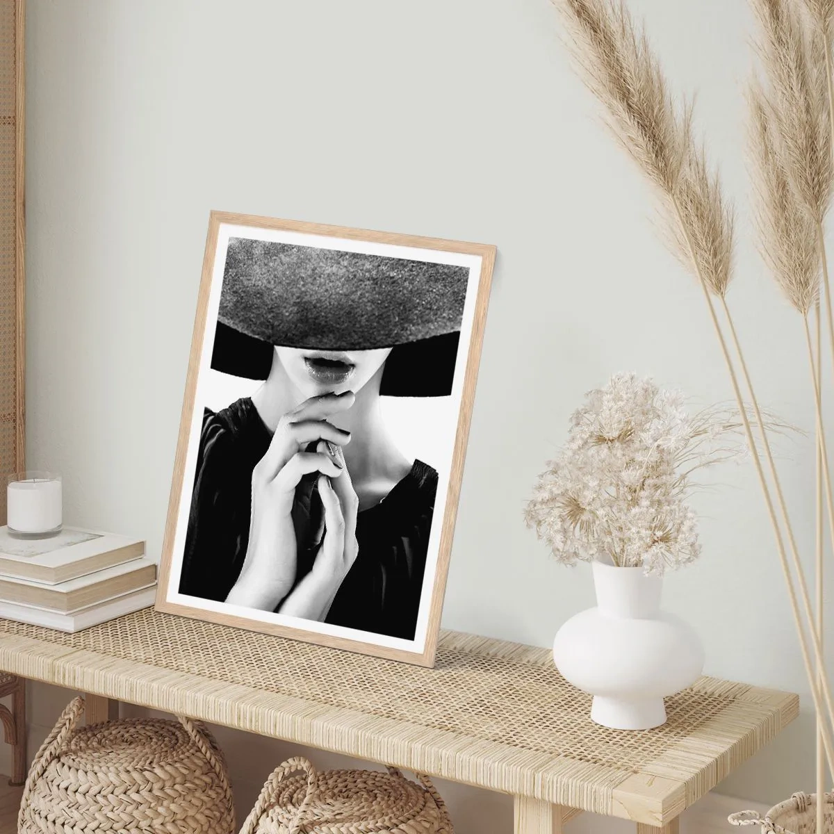 Een poster in een licht eiken lijst - Verborgen schoonheid - 70x100 cm