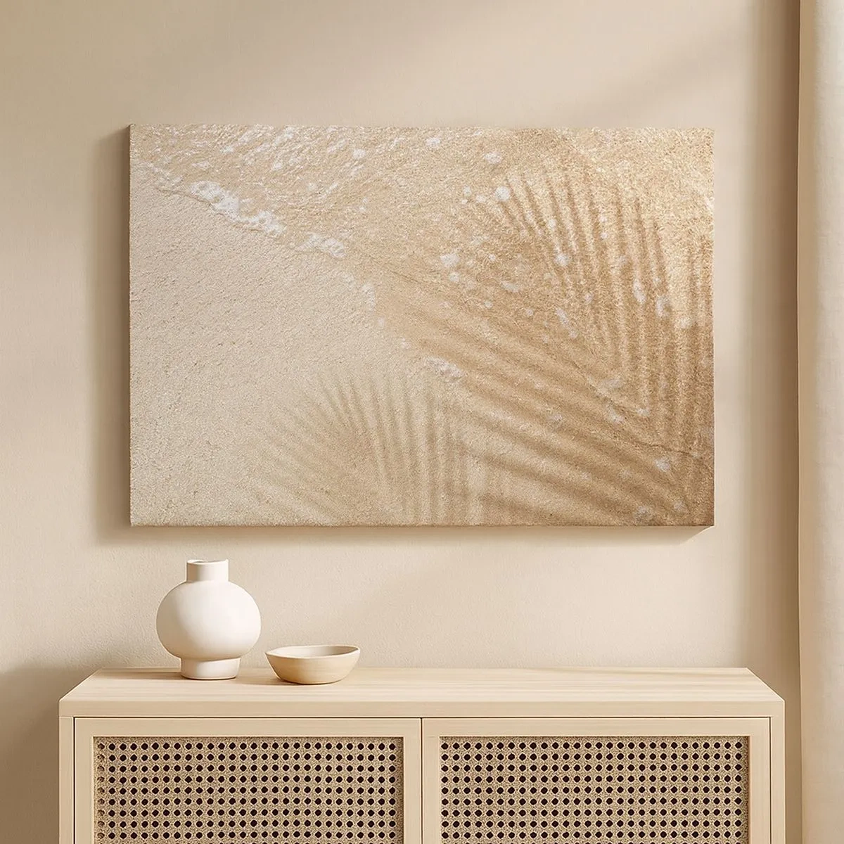 Schilderen op canvas - De schaduw van een palmboom op het zand met een delicaat golfpatroon - 70x50cm - De schaduw van een hete zomer - Moderne wanddecoratie voor woonkamer en slaapkamer ARTTOR