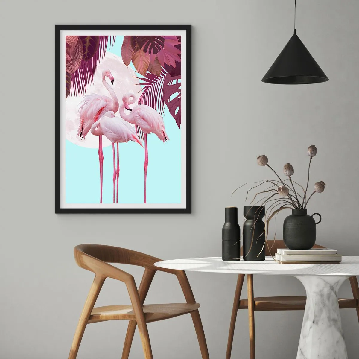 Poster in een zwarte lijst - Flamingo's tegen een achtergrond van tropisch gebladerte en een volle maan - 50x70cm - Drie vogel genaden - Moderne wanddecoratie voor woonkamer en slaapkamer ARTTOR