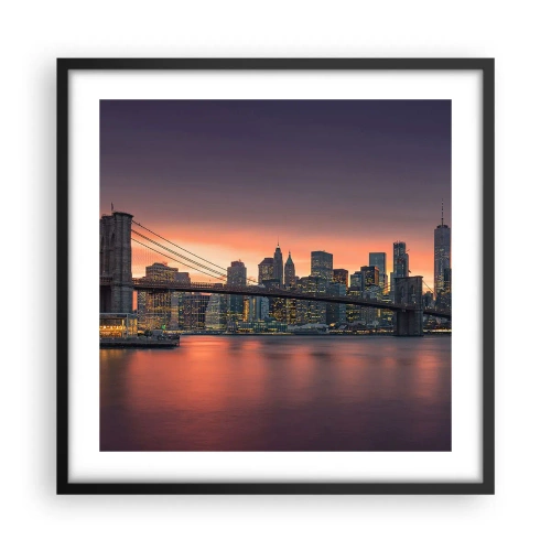 Poster in een zwarte lijst - Ondergedompeld in lila stilte - 50x50 cm