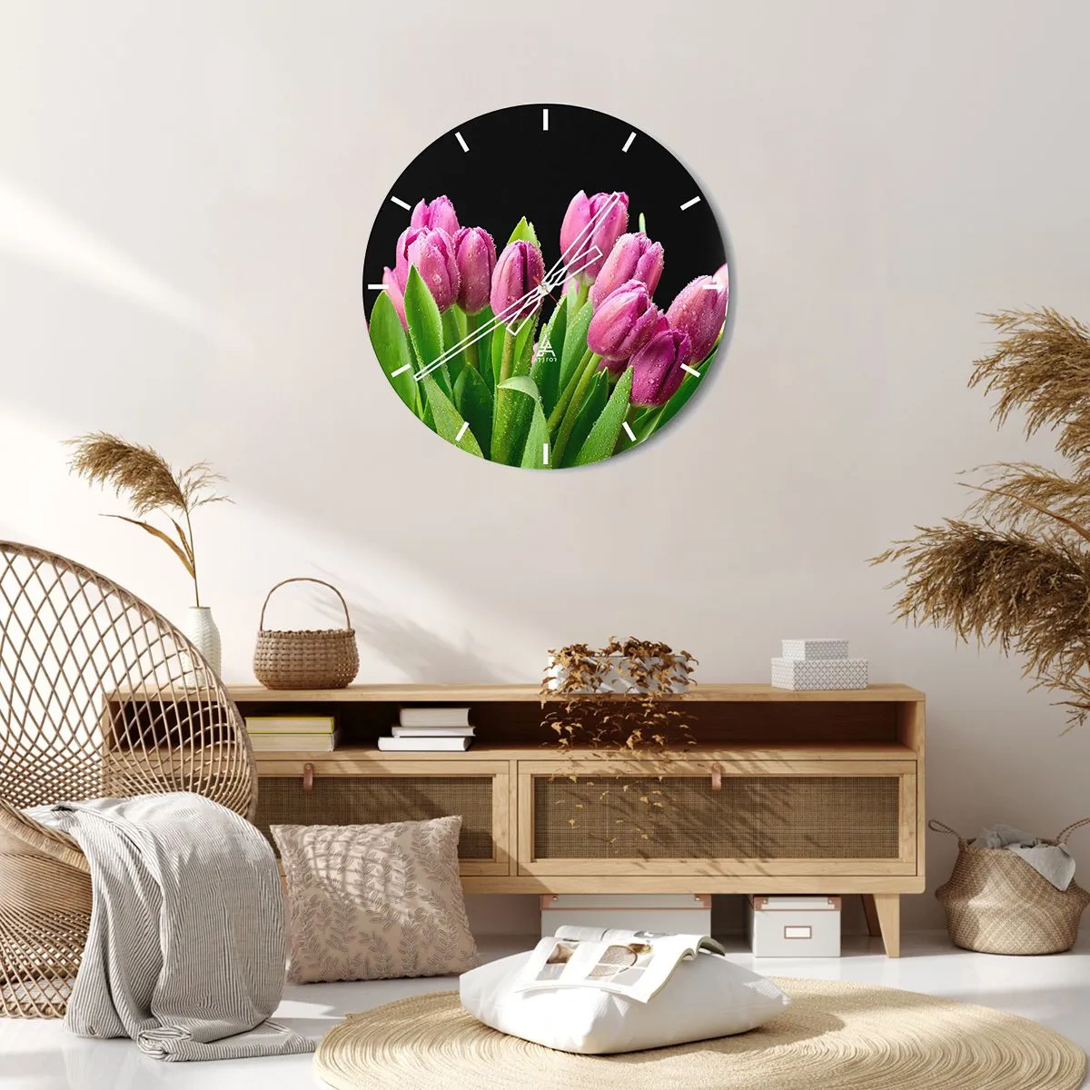 Wandklok - Klok - Een boeket roze tulpen met dauwdruppels op een donkere achtergrond - 30x30cm - Lila vreugde van de lente - Moderne wanddecoratie voor woonkamer, keuken en slaapkamer ARTTOR