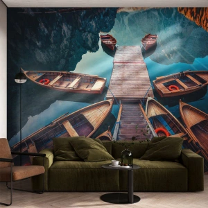 Fotobehang Premium Sand - Ik wacht bij de jachthaven - Landschap, Meer, Tirol - 400x280 cm