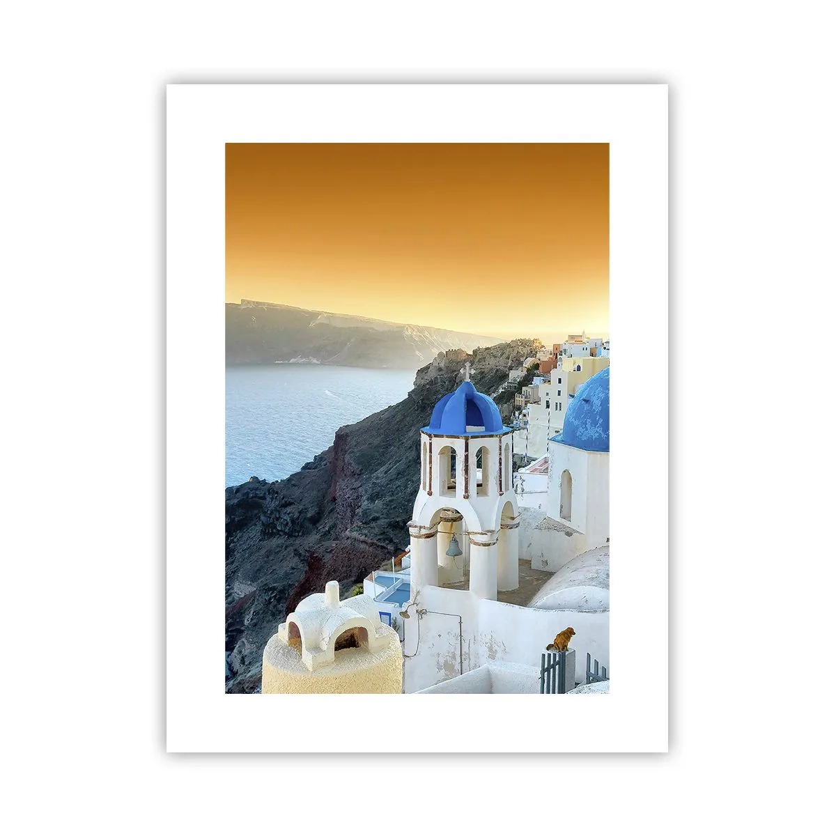 Poster - Santorini - genesteld tegen de rotsen - 30x40 cm