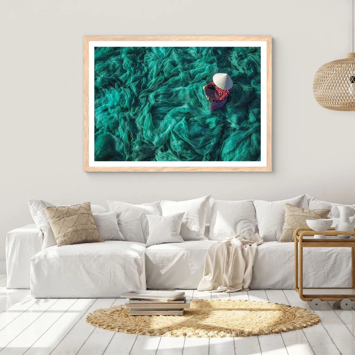 Een poster in een licht eiken lijst - In een zee van netten - 50x40 cm