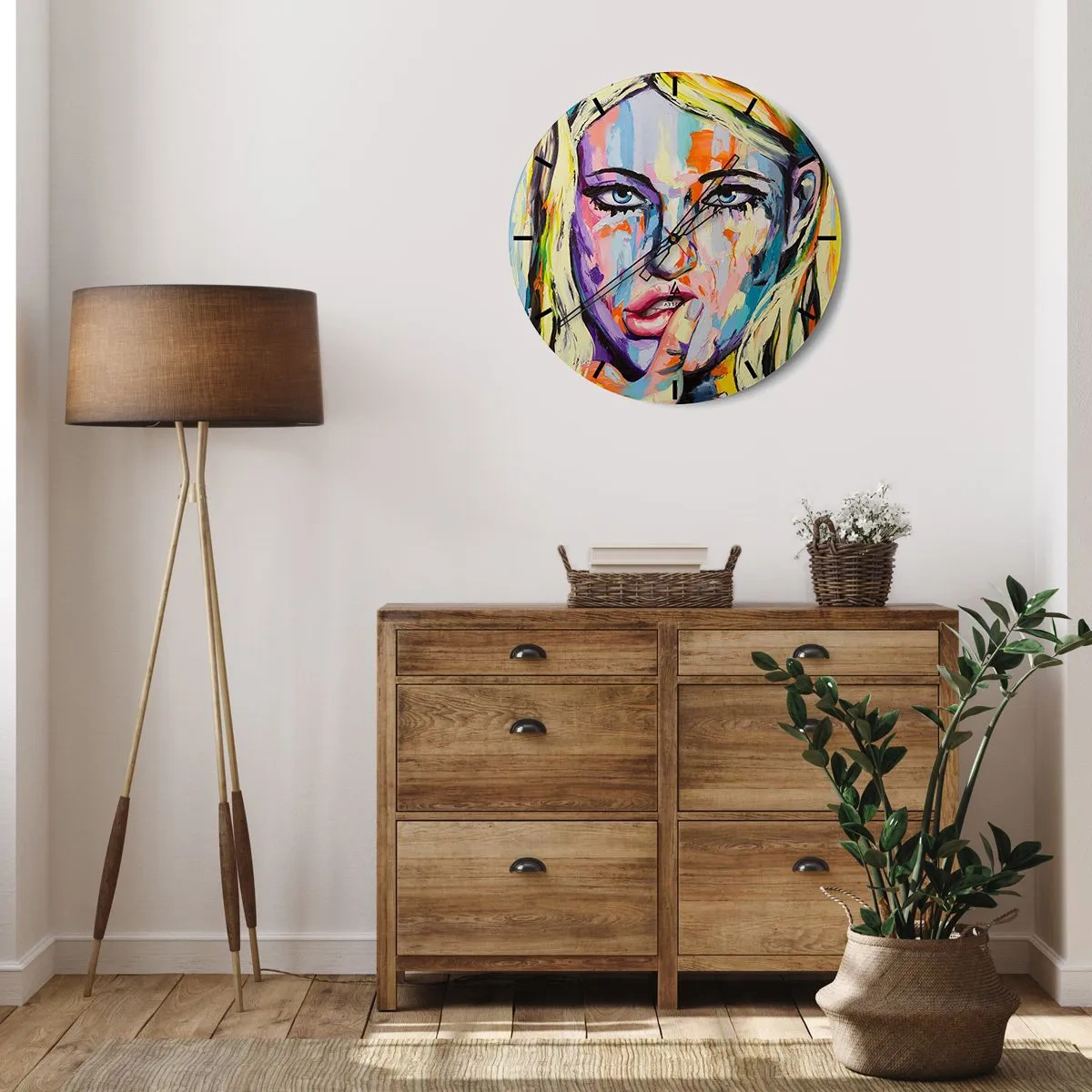 Wandklok - Klok - Artistiek portret van een vrouw in kleurrijke kleuren - 30x30cm - Kijk haar recht in de ogen - Moderne wanddecoratie voor woonkamer, keuken en slaapkamer ARTTOR