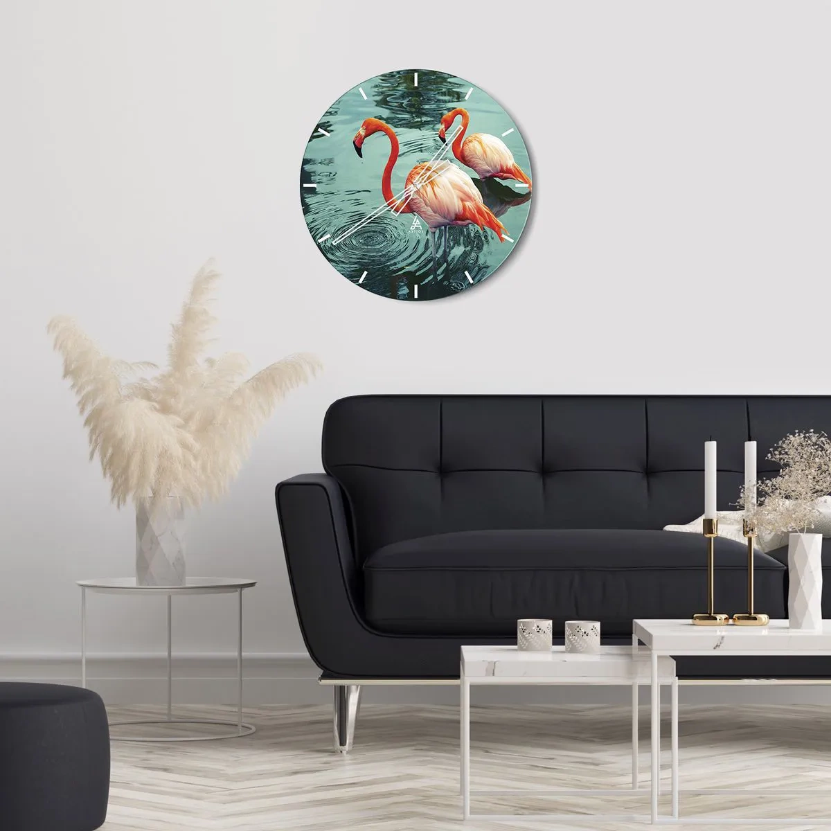 Wandklok - Klok - Twee flamingo's op het water met hun weerspiegeling in het kalme oppervlak - 30x30cm - We zijn nu in de mode - Moderne wanddecoratie voor woonkamer, keuken en slaapkamer ARTTOR