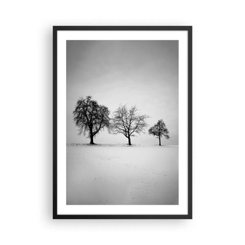 Poster in een zwarte lijst - Drie bomen in een besneeuwd veld in zwart-wit - 50x70cm - Waar dromen ze over? - Moderne wanddecoratie voor woonkamer en slaapkamer ARTTOR