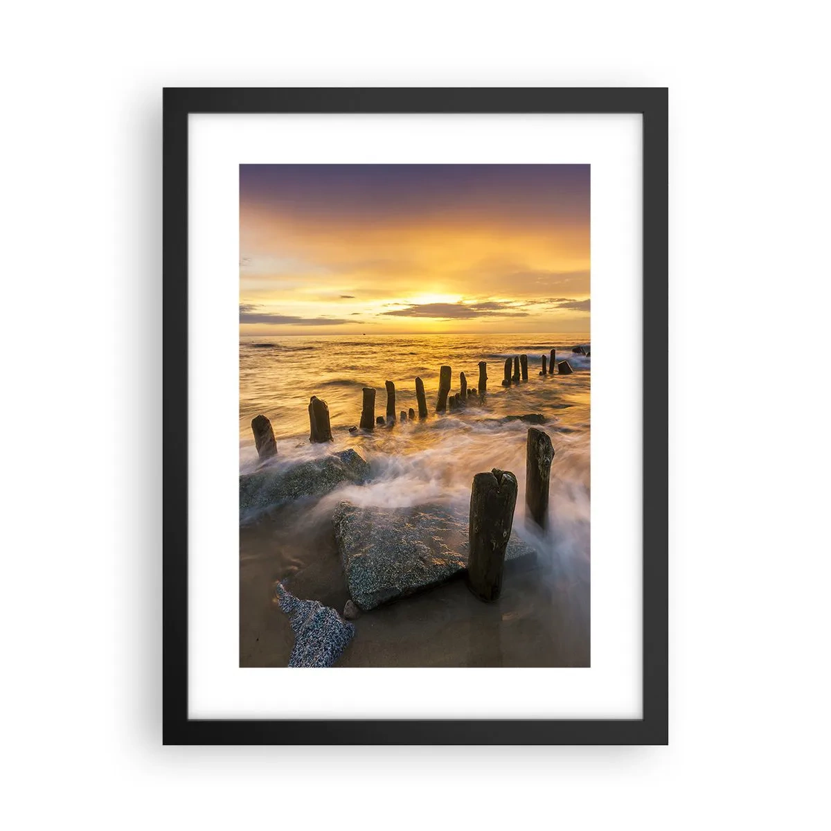 Poster in een zwarte lijst - De rauwe schoonheid van de Oostzee - 30x40 cm