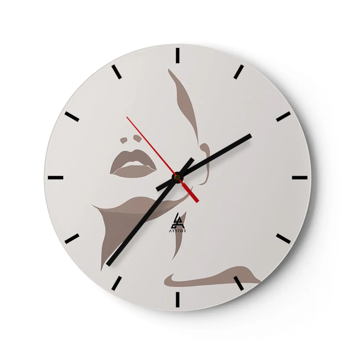 Wandklok - Klok - Een minimalistisch portret van een vrouw in beige tinten. - 30x30cm - Gemaakt van licht en schaduw - Moderne wanddecoratie voor woonkamer, keuken en slaapkamer ARTTOR