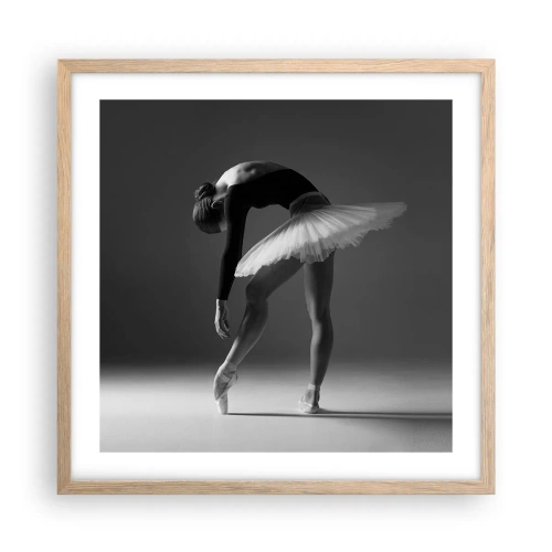 Een poster in een licht eiken lijst - Bella ballerina - 50x50 cm