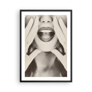 Poster in een zwarte lijst - Artistieke close-up van lippen in monochrome stijl - 50x70cm - Ik kom al! - Moderne wanddecoratie voor woonkamer en slaapkamer ARTTOR