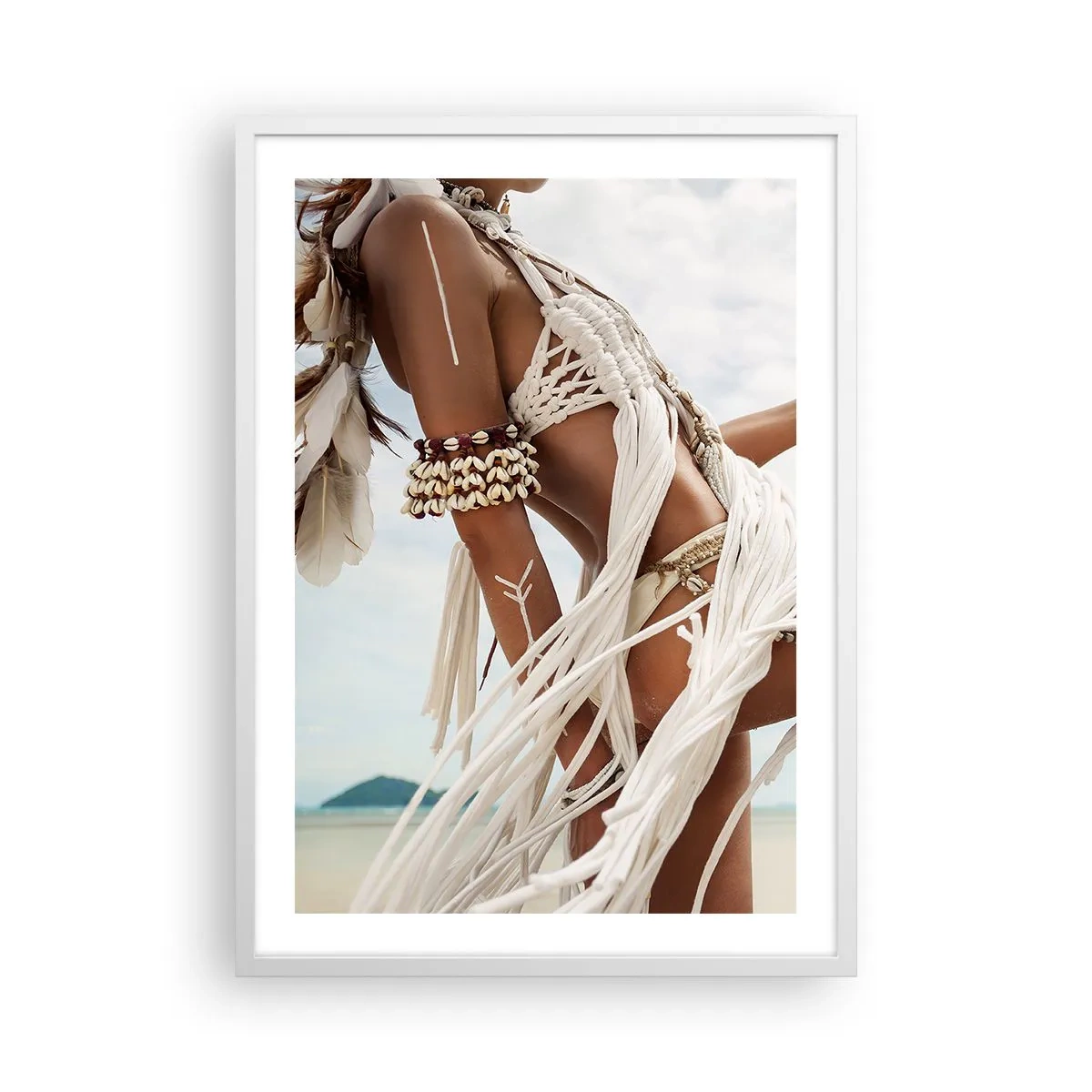 Poster in een witte lijst - Een priesteres van de zon - 50x70 cm