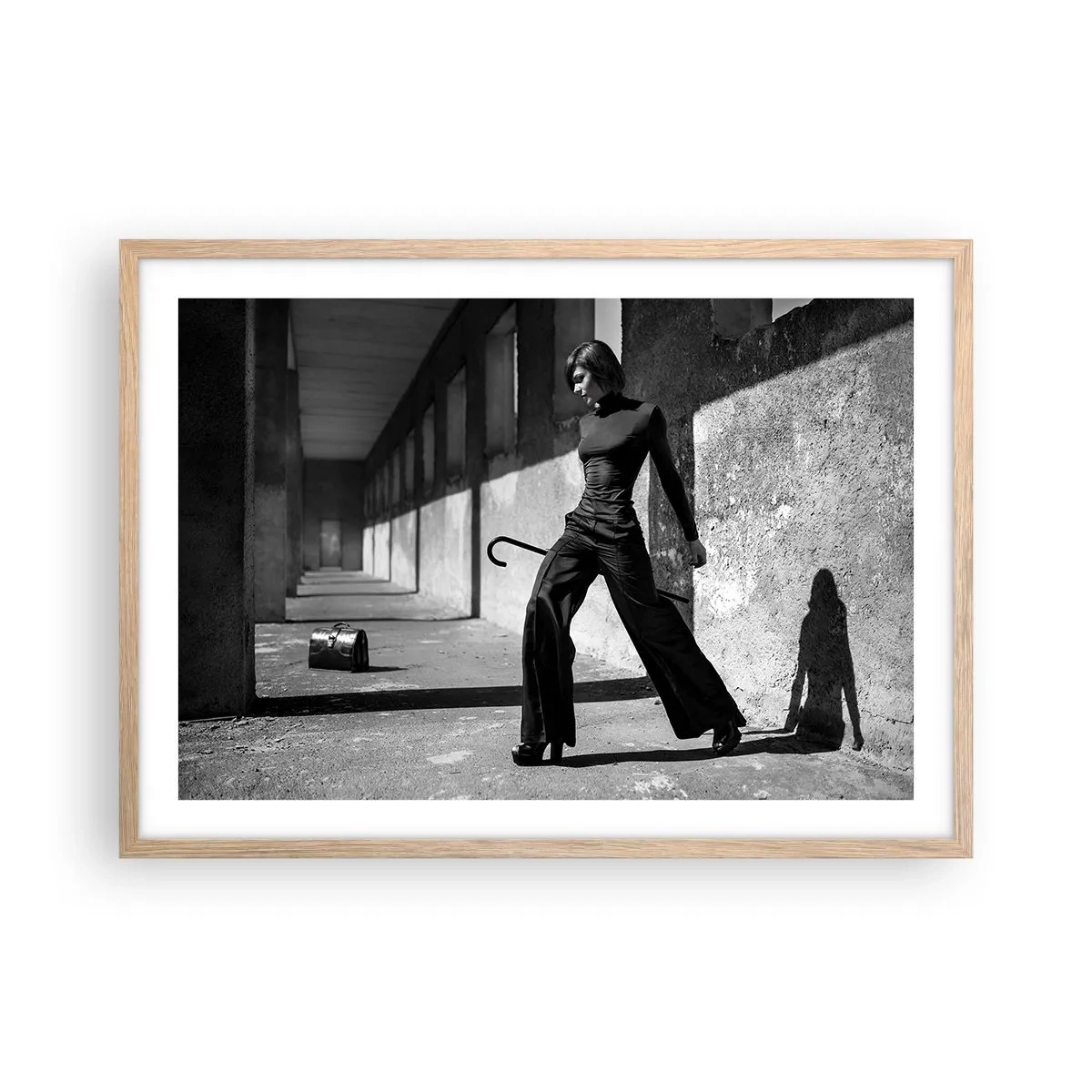 Een poster in een licht eiken lijst -   Stedelijke elegantie - 70x50 cm