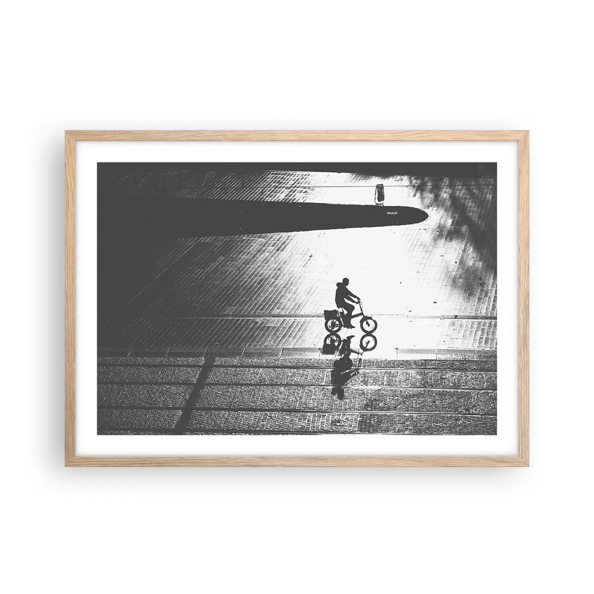 Een poster in een licht eiken lijst - Voor mij, door de stad - 70x50 cm