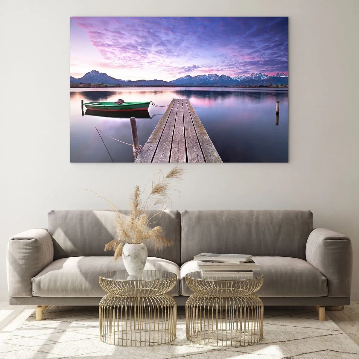 Schilderen op glas - Groene boot op een pier met een bergachtergrond bij zonsopgang - 70x50cm - Vriendelijke stilte - Moderne wanddecoratie voor woonkamer en slaapkamer ARTTOR