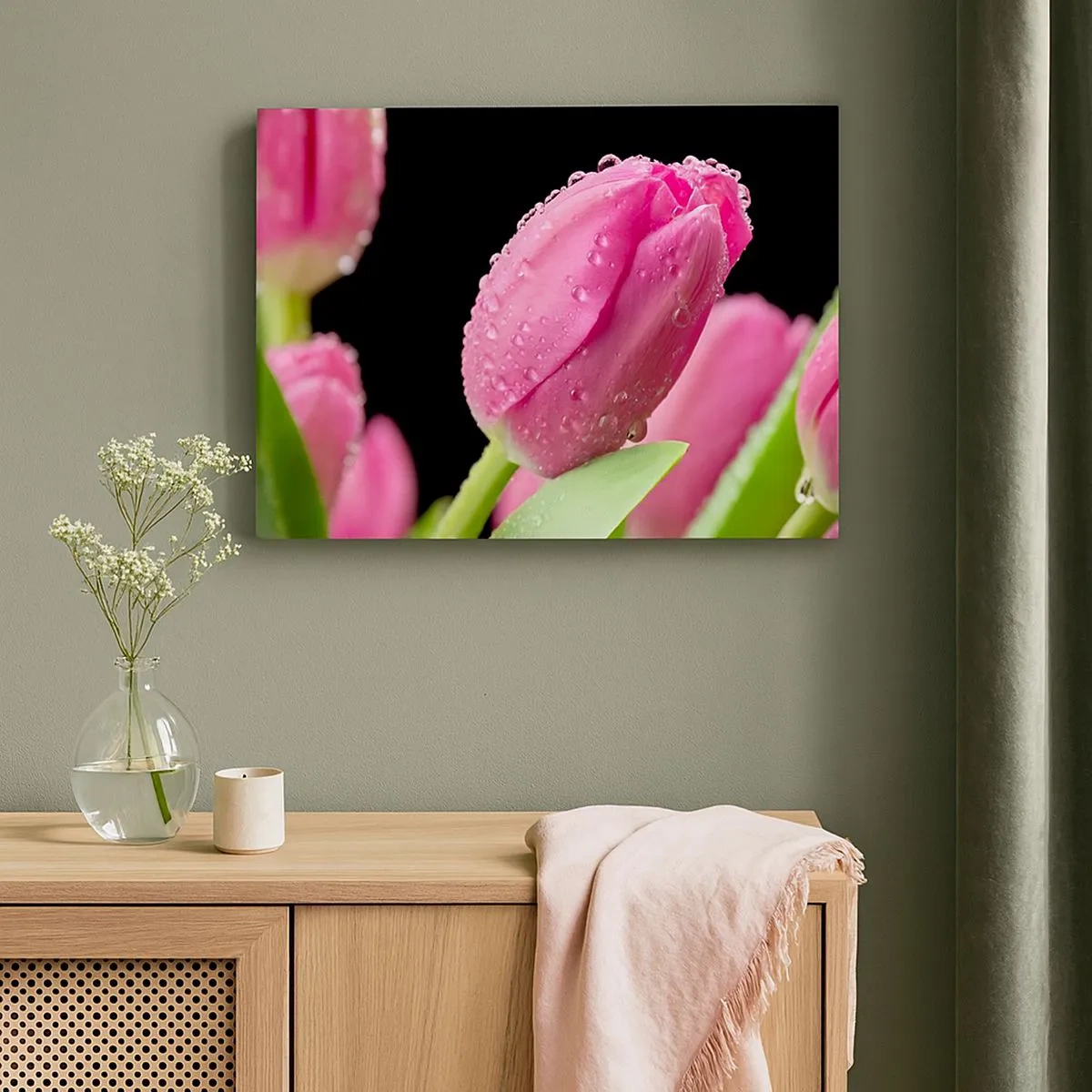 Schilderen op canvas - Roze tulp met waterdruppels op een zwarte achtergrond - 70x50cm - Lila droom in dauw - Moderne wanddecoratie voor woonkamer en slaapkamer ARTTOR