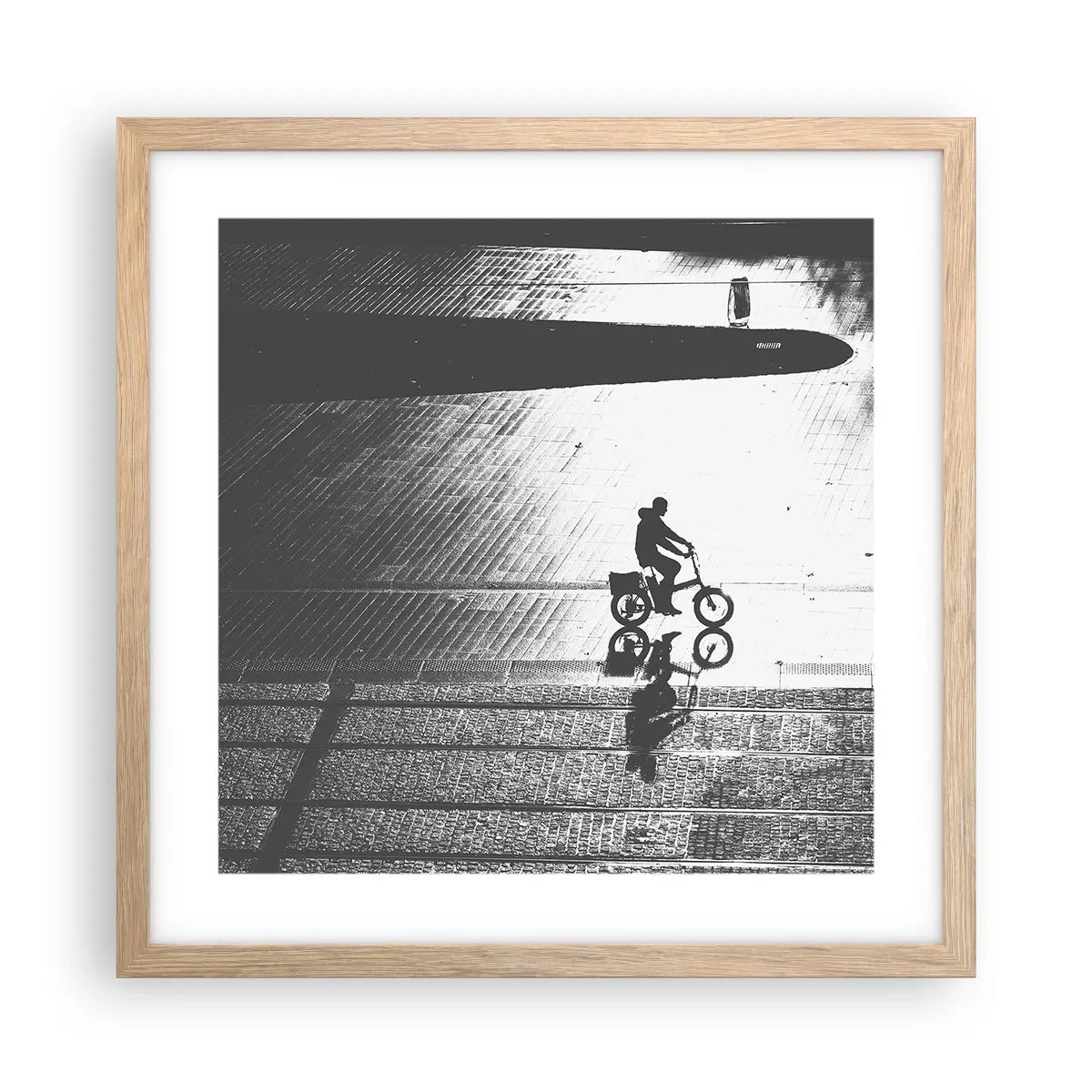 Een poster in een licht eiken lijst - Voor mij, door de stad - 40x40 cm