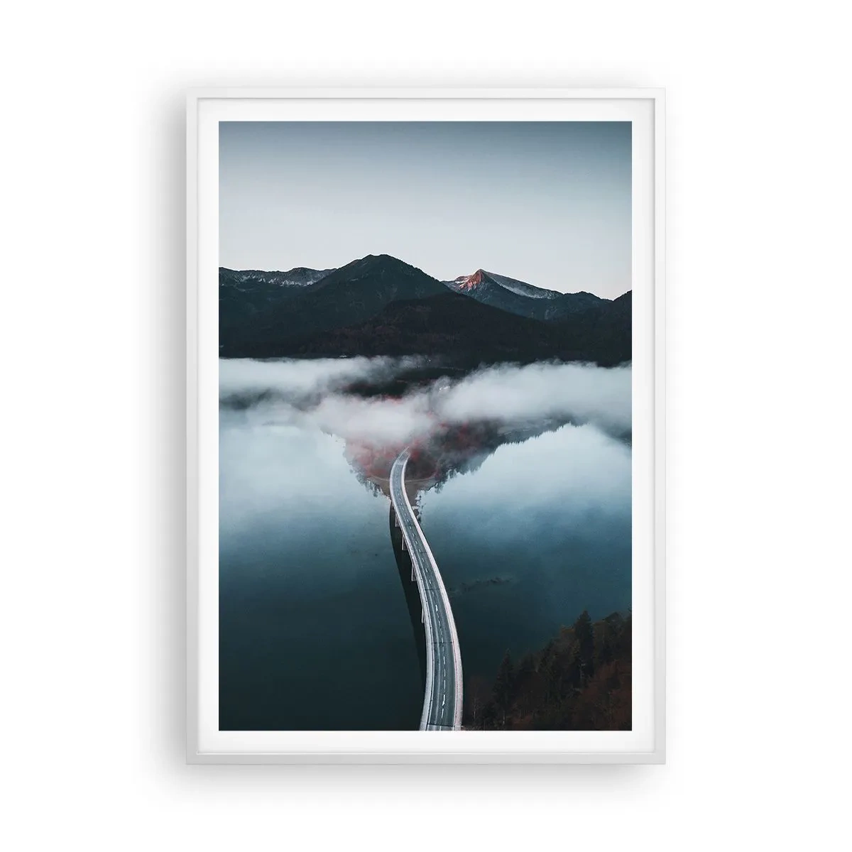 Poster in een witte lijst - Over water zo glad als een spiegel - 70x100 cm