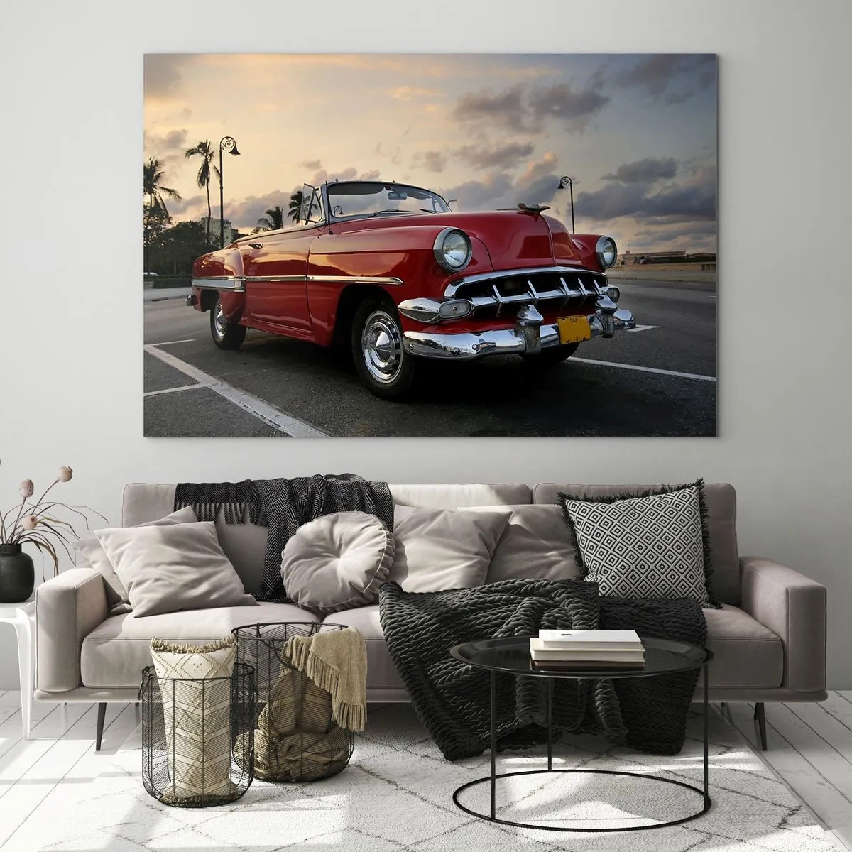 Schilderen op glas - Een rode klassieke cabriolet tegen een zonsondergangachtergrond - 70x50cm - De rode hitte van de tropen - Moderne wanddecoratie voor woonkamer en slaapkamer ARTTOR